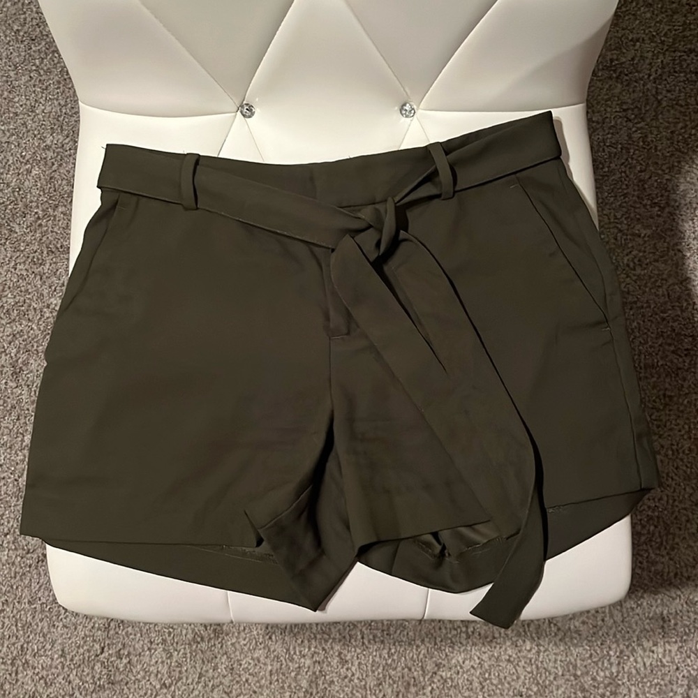 Olive Shorts w Tie Belt